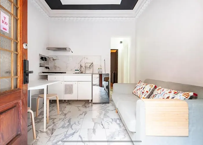 Apartment Charming Loft In The Area!